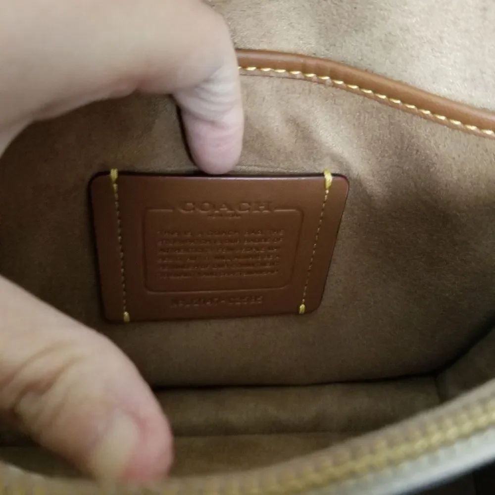 Coach Beat Large Bag - Picture 7 of 11